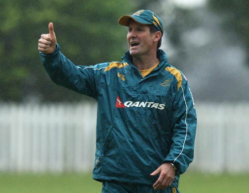 Robbie Deans during a training a session in Cape Town