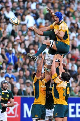 Nathan Sharpe competes for a line-out, South Africa v Australia, Tri-Nations, Newlands, Cape Town, August 8, 2009