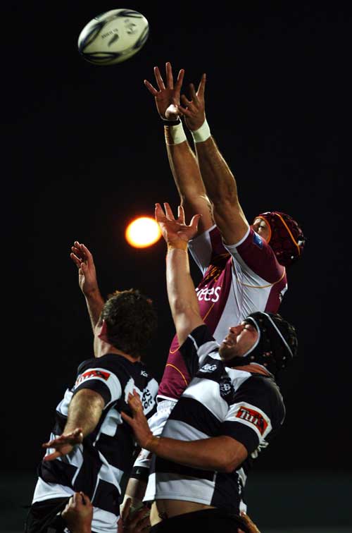 Joe Tuineau of Southland reaches for the ball in the lineout against Hawke's Bay