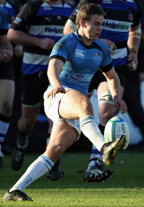 Glasgow's Ruaridh Jackson chips the ball on at the Rec