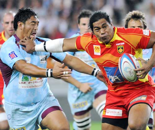 Perpignan's Henry Tuilagi on the charge