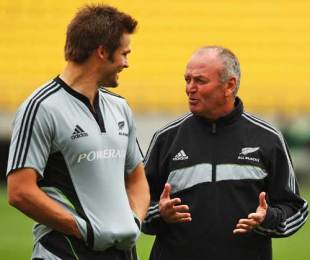 All Blacks coach Graham Henry talks to captain Richie McCaw, New Zealand training session, Westpac Stadium, Wellington, New Zealand, September 18, 2009