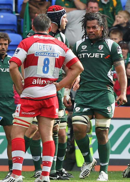 Gloucester's Gareth Delve and London Irish's George Stowers square-up