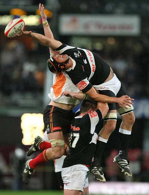 The Sharks' Alistair Hargreaves stretches for a lineout