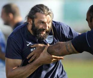 Racing Metro's Sebastien Chabal in action during a training session, Antony, Paris, France, September 23, 2009