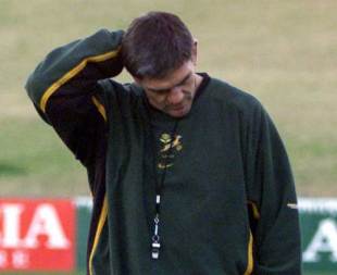 South Africa coach Nick Mallett during training at Parramatta Stadium, Sydney, Australia, July 26, 2000
