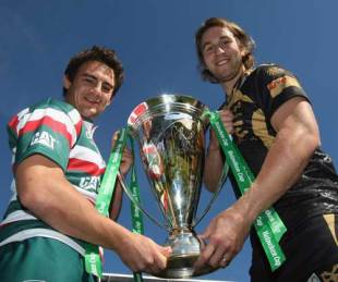 Leicester scrum-half Harry Ellis and Ospreys skipper Ryan Jones pose with the Heineken Cup during the 2009 tournament launch at the Madejski Stadium, Reading, September 29, 2009