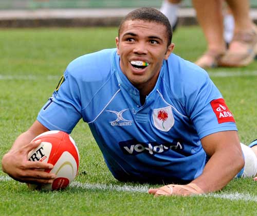 The Blue Bulls' Bryan Habana touches down for a try