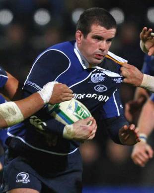 Leinster's Shane Jennings takes on the Toulouse defence