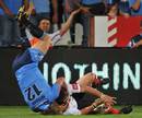 Bulls centre Wynand Olivier and Cheetahs centre Corne Uys wrestle for the ball