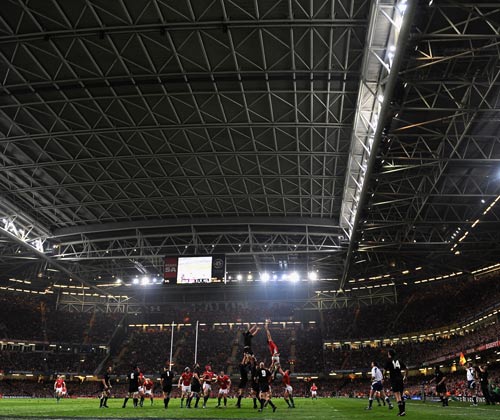 Wales and New Zealand battle for a lineout at the enclosed Millennium Stadium