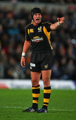 Danny Cipriani of London Wasps shouts to team mates during the Guinness Premiership match between London Wasps and Bath at Adams Park, October 01, 2008. 