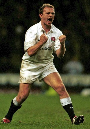 England scrum-half Matt Dawson leads the celebrations, Twickenham, London, November 18, 2000