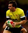 Wales openside Sam Warburton checks for support