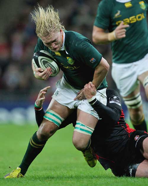 South Africa's Dewald Potgieter takes on the Saracens defence