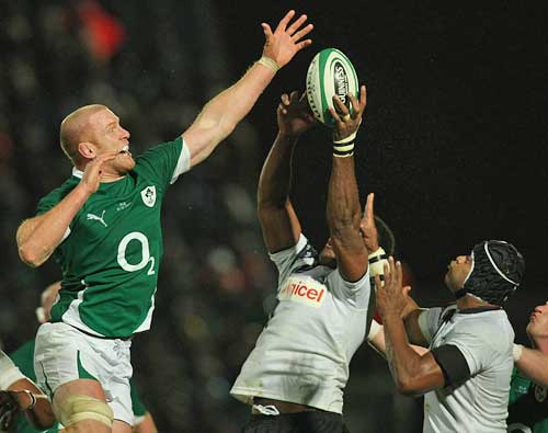 Ireland's Paul O'Connell and Fiji's Ifereimi Rawaqa compete for a lineout