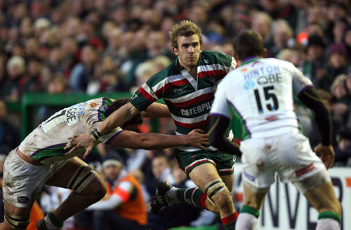 Leicester flanker Tom Croft out paces the Leeds cover