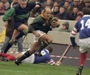 South Africa's James Dalton takes the attack to France