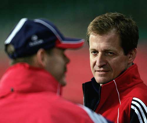 Clive Woodward talks to British & Irish Lions media consultant Alistair Campbell