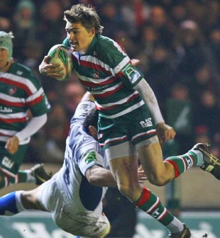 Leicester's Toby Flood evades the Clermont defence, Leicester Tigers v Clermont Auvergne, Heineken Cup, Welford Road, Leicester, England, Decemer 19, 2009
