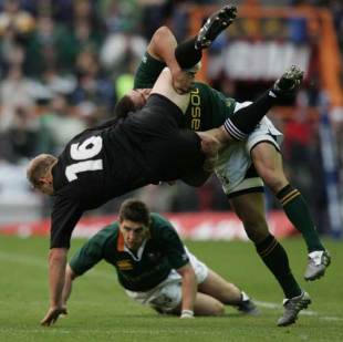 Springbok winger Bryan Habana lifts All Black Derren Witcombe off his feet during South Africa's 22-16 victory, South Africa v New Zealand, Tri Nations, Newlands, August 6 2005.