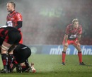 Toulon fly-half Jonny Wilkinson waits for the ball to emerge