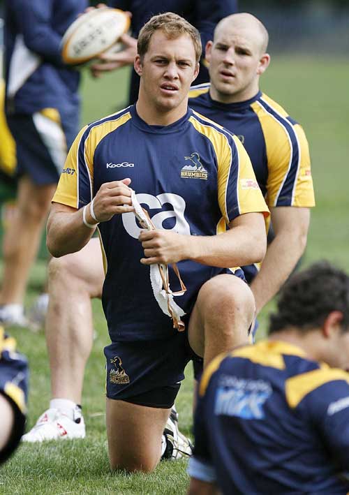 Brumbies skipper Stephen Hoiles warms up for a pre-season session