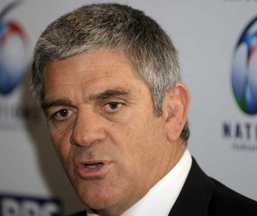 Italy coach Nick Mallett talks to the media at the 2010 Six Nations launch