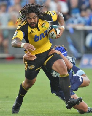 The Hurricanes' Ma'a Nonu takes on the Blues' defence, Blues v Hurricanes, Super 14, North Shore City, Auckland, New Zealand, Febraury 12, 2010