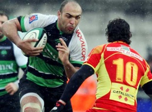 Abdelatif Boutaty goes on the charge against Perpignan during their Top 14 clash at Montauban, France, January 20, 2010