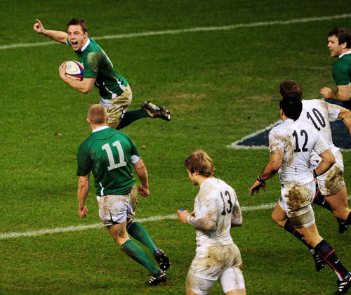 Tommy Bowe celebrates scoring the game-winning try