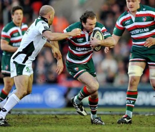 Leicester's Geordan Murphy takes on London Irish's Paul Hodgson, Leicester Tigers v London Irish, Guinness Premiership, Welford Road, Leicester, England, March 6, 2010